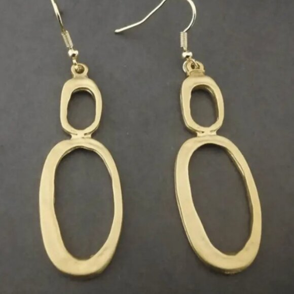Elegant 14k Gold Plated Abstract Circle Design Dangle Earrings - Picture 2 of 3